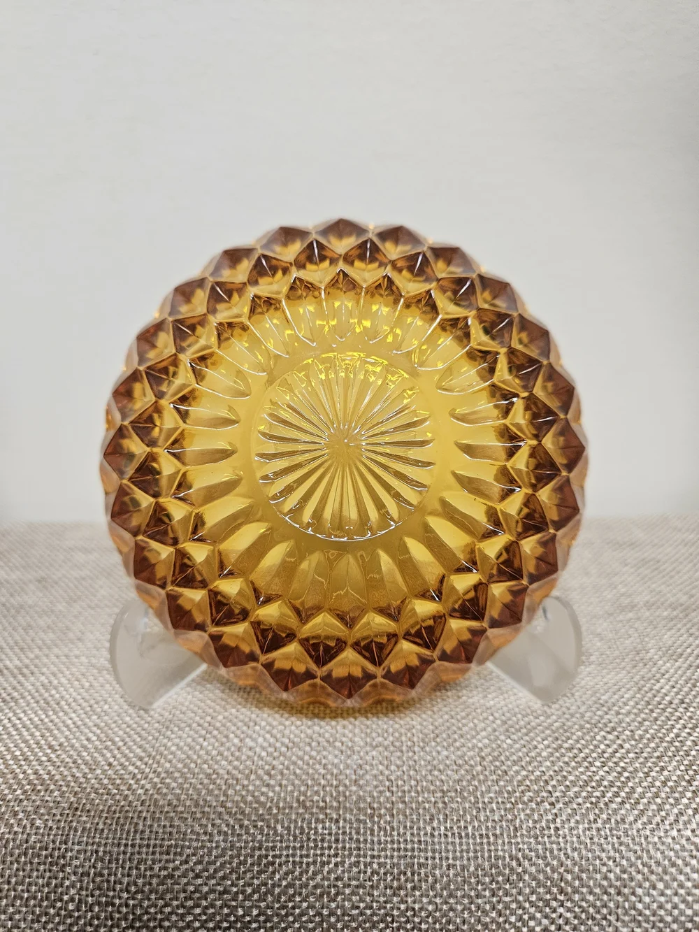 Indiana Glass Golden Amber Bowl in Mount Vernon (Diamond Point) Pattern